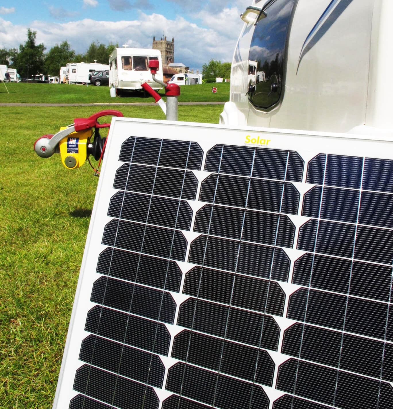 PV Logic 100 Watt Solar Motorhome Rooftop Kit inc Aero Brackets Image