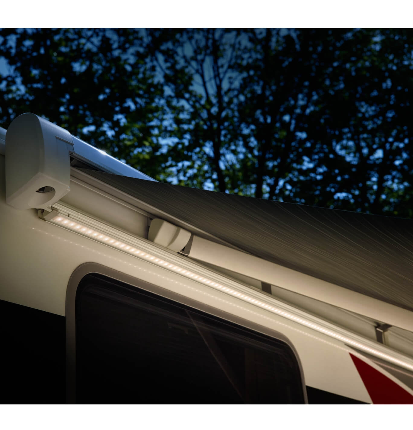 Thule Omnistor 5200 | 3.52m White | Wall Mounted Awning | 301043 Image
