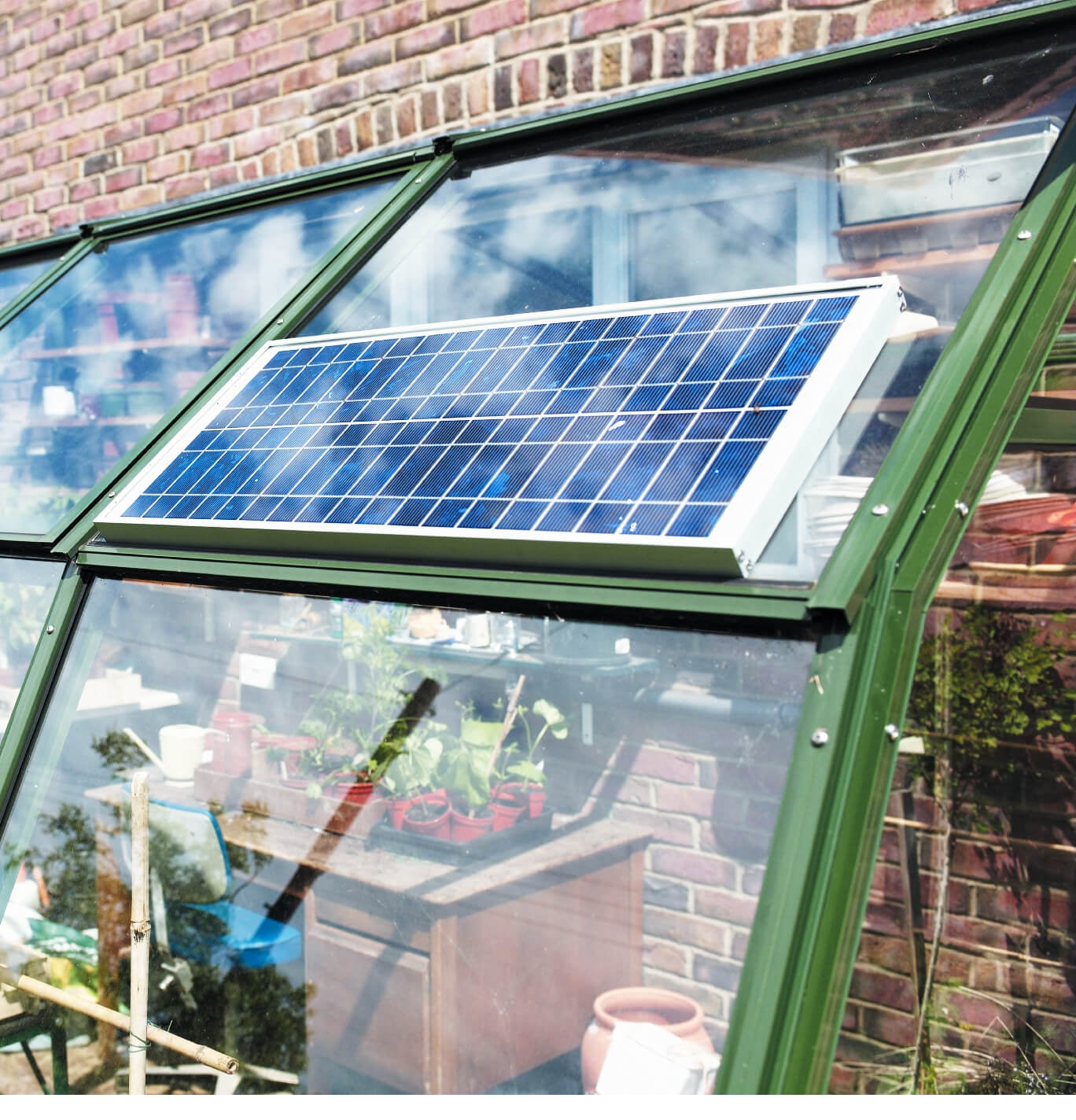 PV Logic 150 Watt Solar Motorhome Rooftop Kit inc Aero Brackets Image